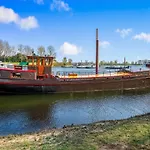 Πλωτό κατάλυμα Boat Bliss On The Zandmeren Kerkdriel