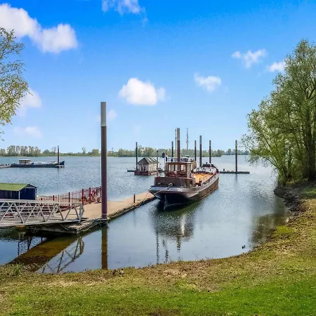 Luxury Boat In Botel *