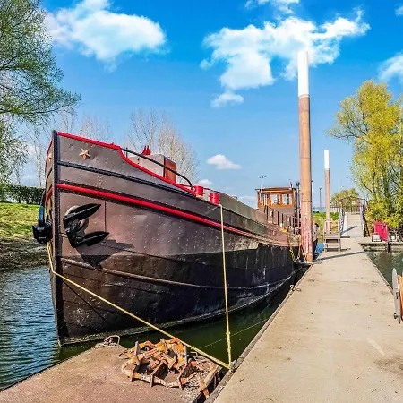 Luxury Boat In * Kerkdriel