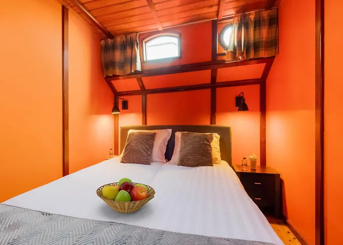 Boat Bliss On The Zandmeren 3*