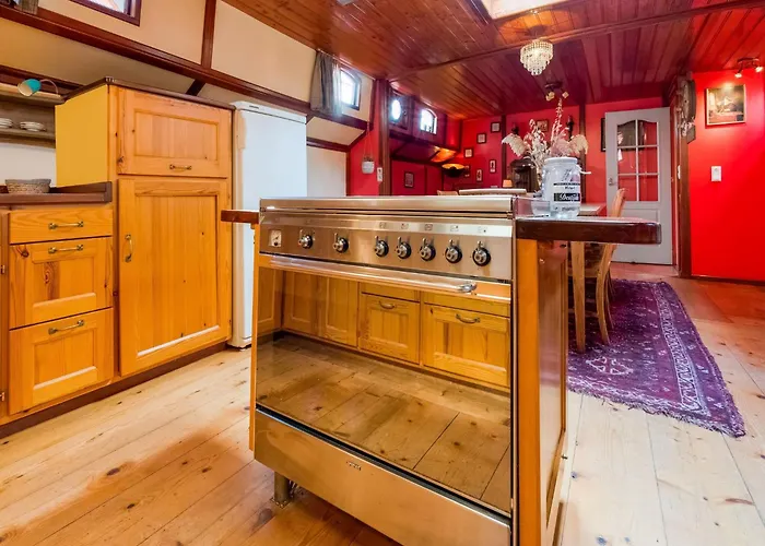 Boat Bliss On The Zandmeren Kerkdriel