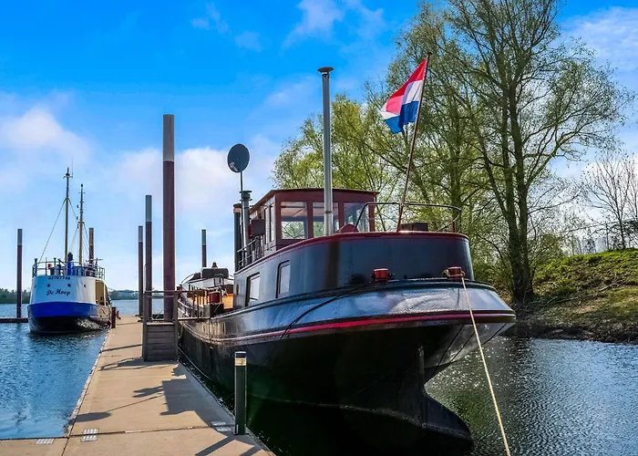 Boat Bliss On The Zandmeren Botel Kerkdriel