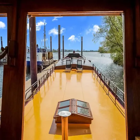 Botel Boat Bliss On The Zandmeren Kerkdriel
