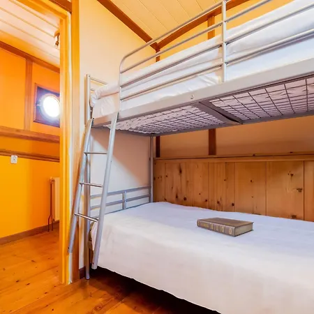 Boat Bliss On The Zandmeren Kerkdriel